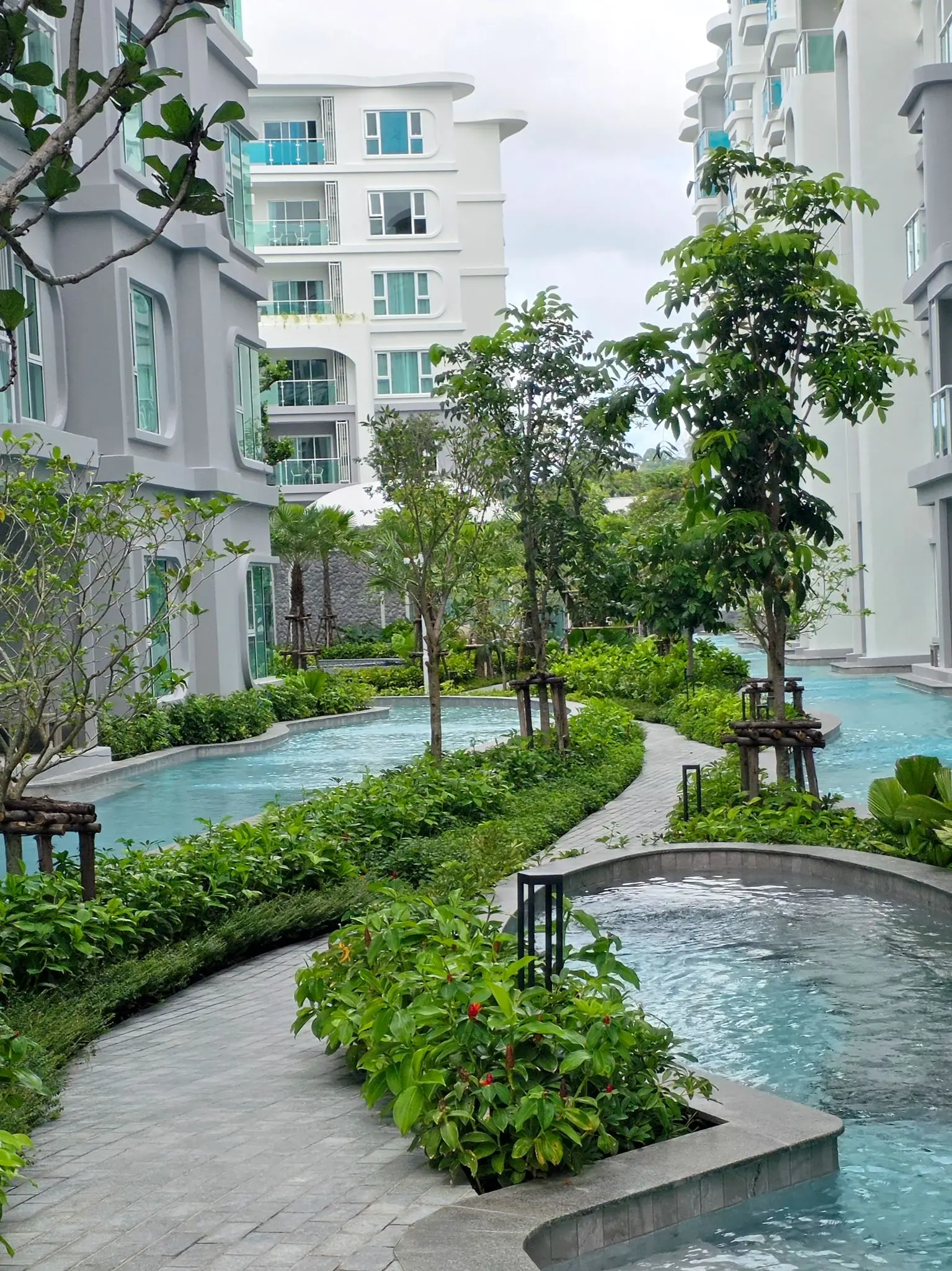 Lagoon pool & lazy river