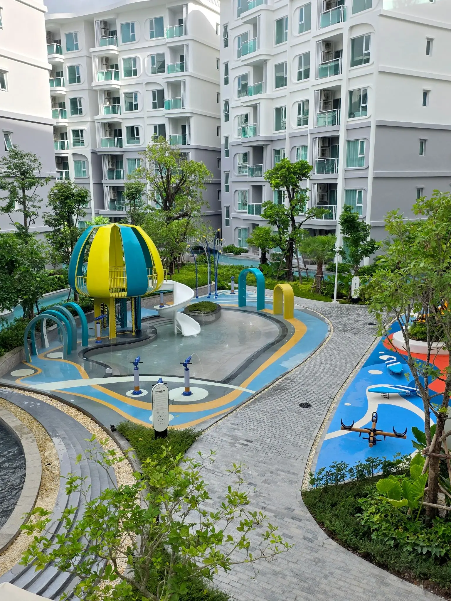 Kids waterpark & playground